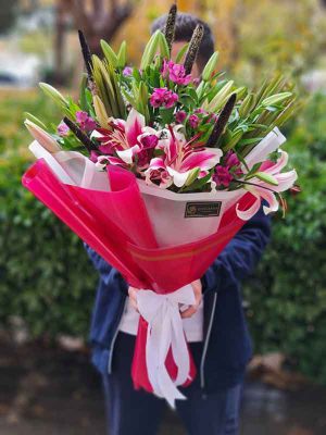 اولین قرار عاشقانه با دسته گل عاشقانه