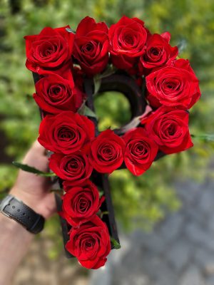 باکس گل حروف هدیه ای لاکچری برای افراد خاص