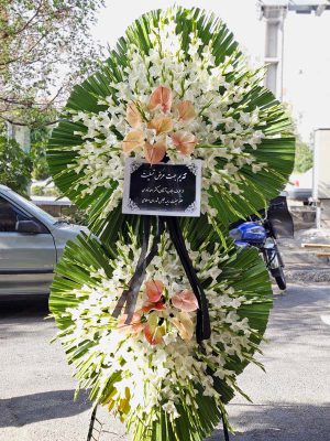 تاچ گل 2 طبقه پر از گلهای گلایل و آنتریوم با ارتفاع بیش از 2 متر !